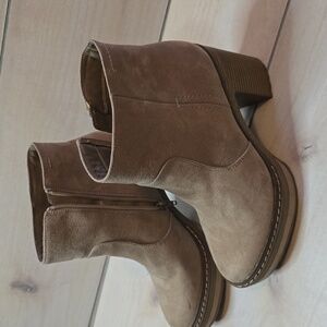 Wonderly Platform Boots